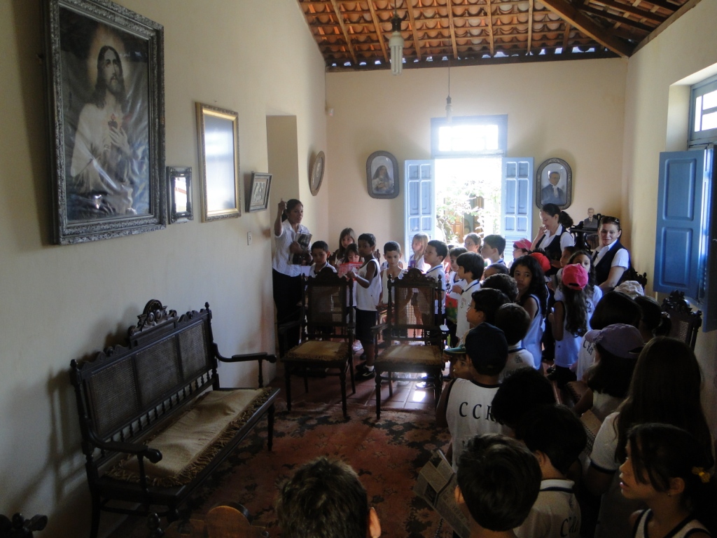 Alunos do Colégio Cristo Rei Visitam a Casa Museu da FUNES Alunos do Colégio Cristo Rei Visitam a Casa Museu da FUNES