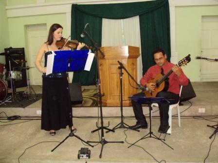 DUETO VIOLINO/VIOLÃO DA UFCG SE APRESENTAM NA IGREJA AÇÃO EVANGÉLICA DUETO VIOLINO/VIOLÃO DA UFCG SE APRESENTAM NA IGREJA AÇÃO EVANGÉLICA